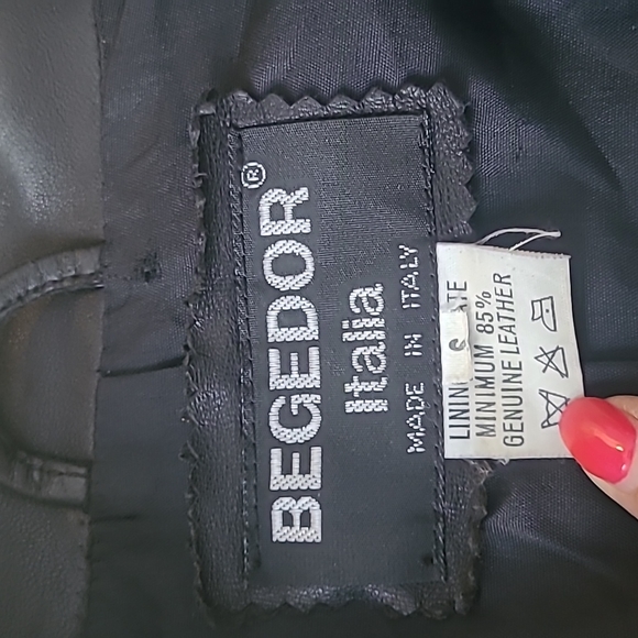 Gorgeous Begedor Italia Women's Leather Jacket - Picture 8 of 15